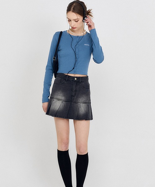 ODD STUDIO（オッドスタジオ）の「ODD STUDIO(オッドスタジオ)/Odd Signature Logo button crop cardigan/シグネチャーロゴボタンクロップカーディガン（カーディガン/ボレロ・レディース・アイボリー/ブルー/ブラック・S/M）」の18枚目の写真