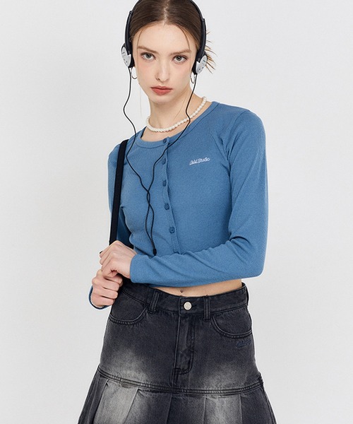ODD STUDIO（オッドスタジオ）の「ODD STUDIO(オッドスタジオ)/Odd Signature Logo button crop cardigan/シグネチャーロゴボタンクロップカーディガン（カーディガン/ボレロ・レディース・アイボリー/ブルー/ブラック・S/M）」の21枚目の写真