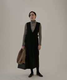 SALON adam et rope'（サロン アダム エ ロペ）の「Vネックサイドベルトジャンパースカート（ジャンパースカート）」