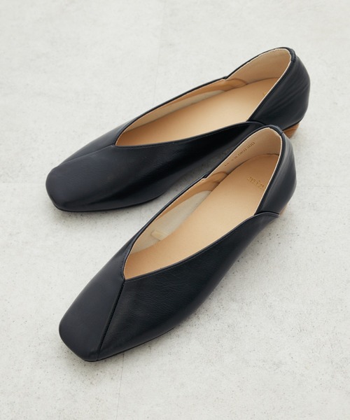 Green Parks(グリーンパークス)の「・minia ウッドヒールパンプス(パンプス・レディース・ブラック/ベージュ・M/LL/S/L)」の2枚目の写真