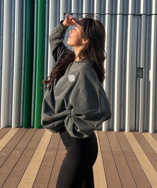 ROXY（ロキシー）の「BACK LOGO/ロキシーミニ裏毛オーバーサイズシルエットバッグプリントカットソー（Tシャツ/カットソー・レディース・ブラック/ブラウン/ホワイト/オレンジ・SMALL/LARGE/MEDIUM）」の5枚目の写真