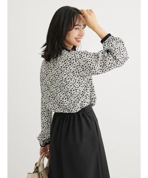 ELENCARE DUE（エレンカーレデュエ）の「・ELENCARE　DUEコバナパイピングブラウス（シャツ/ブラウス・レディース・カーキ/ブラック/オフホワイト/ブルー・FREE）」の9枚目の写真