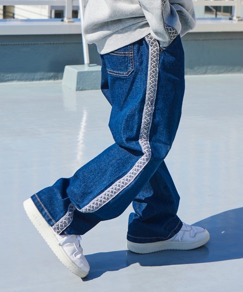 PAIRMANON STREET（ペアマノンストリート）の「【PAIRMANON STREET】 ネイティブ風 サイドライン トラック デニム パンツ（デニムパンツ・キッズ・ブルー系その他/ライトブルー/ダークブルー/ブルー・90/100/140/150/120/130/110）」の3枚目の写真