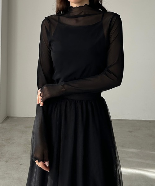 Louere(ルエレ)の「シアーハイネックメロートップス(Tシャツ/カットソー・レディース・ホワイト/クリーム/ブラック・LARGE/X-LARGE/MEDIUM/SMALL)」の2枚目の写真