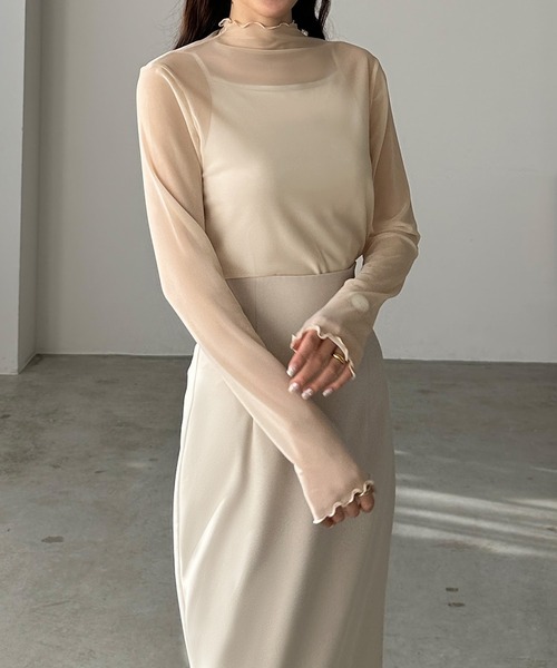 Louere(ルエレ)の「シアーハイネックメロートップス(Tシャツ/カットソー・レディース・ホワイト/クリーム/ブラック・LARGE/X-LARGE/MEDIUM/SMALL)」の5枚目の写真