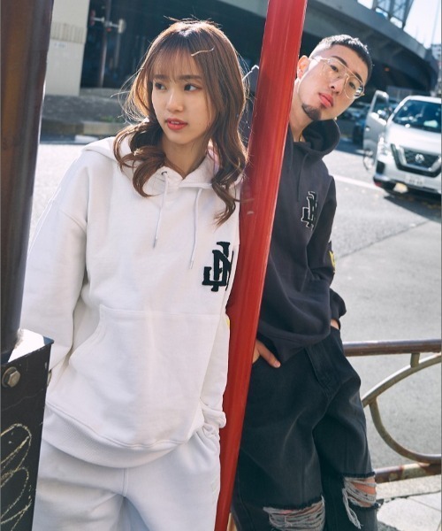 JUST A NOON パーカー JUST A NOON（ジャストアヌーン）の「CHENILLE HOODIE（パーカー