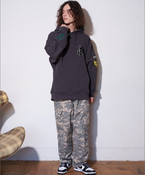 JUST A NOON パーカー JUST A NOON（ジャストアヌーン）の「STONE LOGO HOODIE