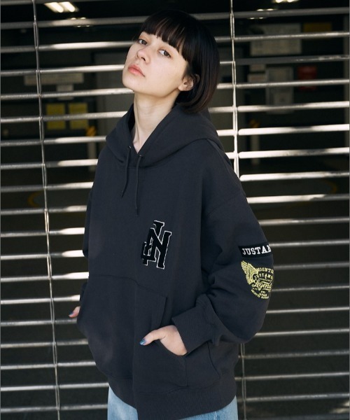 JUST A NOON パーカー JUST A NOON（ジャストアヌーン）の「CHENILLE HOODIE（パーカー