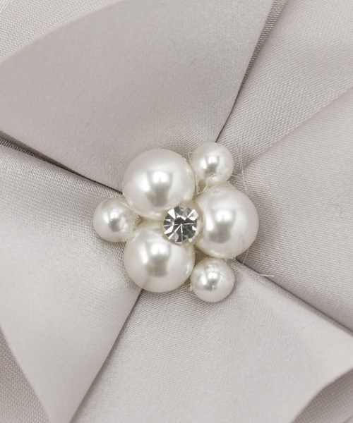 ROPE' PICNIC（ロペピクニック）の「サテンフラワーパールコサージュ（ブローチ/コサージュ・レディース・ネイビー/ライトグレー・FREE）」の6枚目の写真