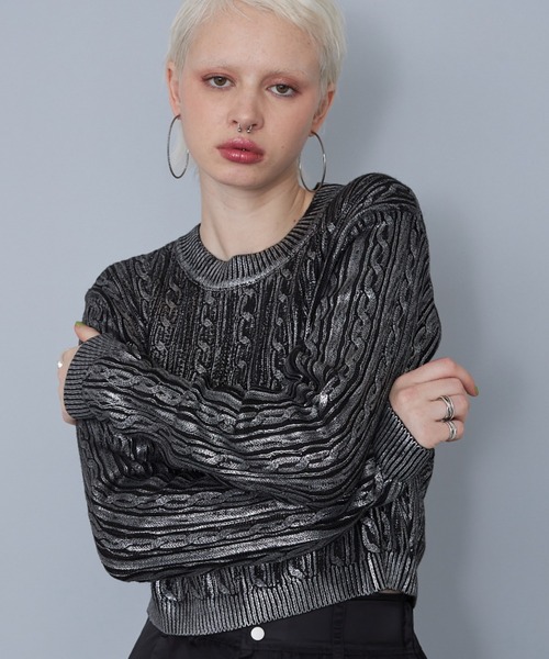 casane（カサネ）の「箔プリントケーブルニット（ニット/セーター・レディース・ブラック/グレー・FREE）」の3枚目の写真