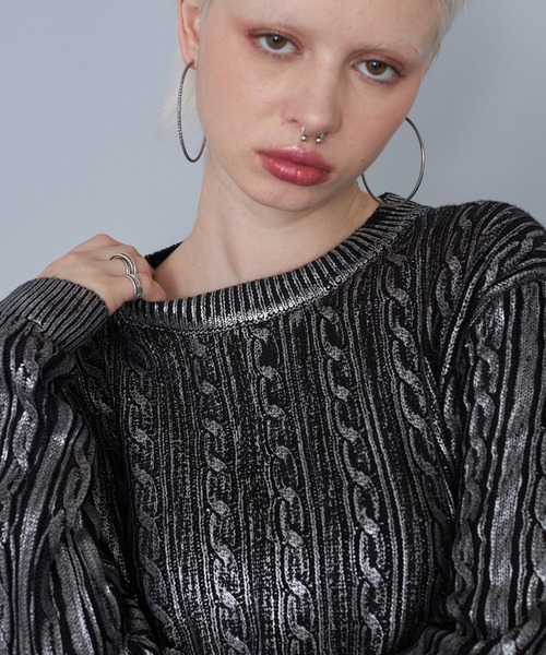 casane（カサネ）の「箔プリントケーブルニット（ニット/セーター・レディース・ブラック/グレー・FREE）」の8枚目の写真