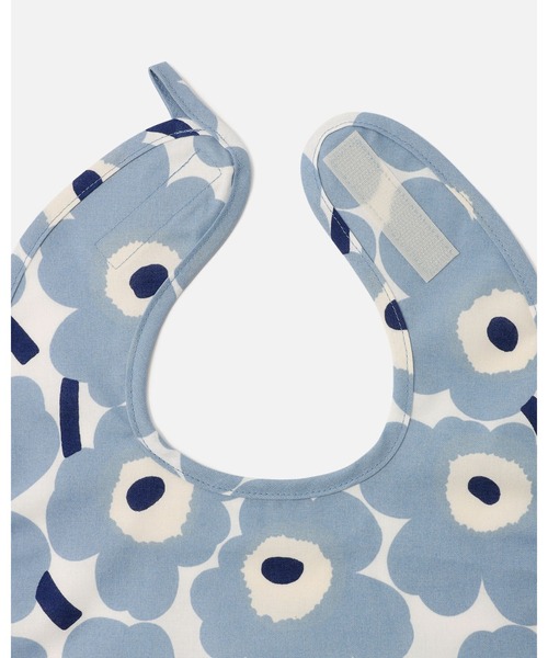 marimekko（マリメッコ）の「【JAPAN EXCLUSIVE】Mini Unikko / bib（スタイ/よだれかけ・キッズ・ライトブルー/クリーム・FREE）」の6枚目の写真