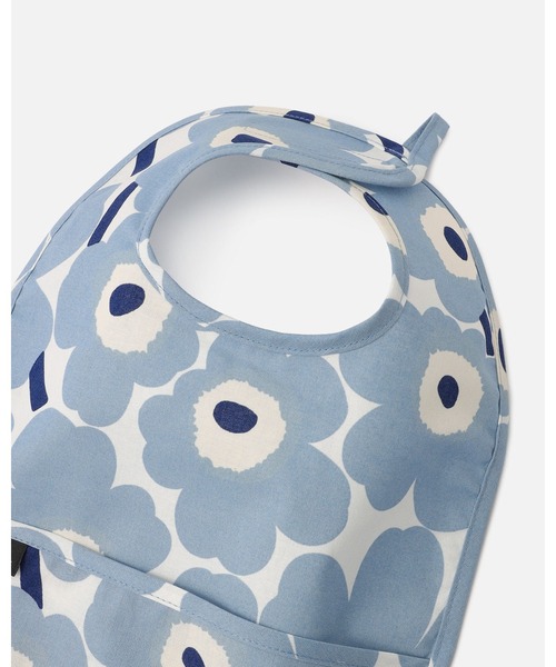 marimekko（マリメッコ）の「【JAPAN EXCLUSIVE】Mini Unikko / bib（スタイ/よだれかけ・キッズ・ライトブルー/クリーム・FREE）」の4枚目の写真