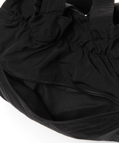 LOWRYS FARM（ローリーズファーム）の「ギャザーポケツキショルダーバック　996847（ショルダーバッグ・レディース・アイボリー/ブラック/グレー・FREE）」の16枚目の写真