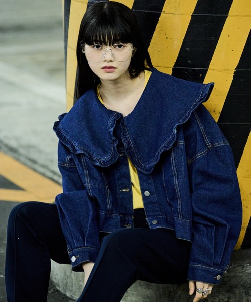 MERLOT(メルロー)の「襟フリルデニムジャケット(デニムジャケット・レディース・ブルー・FREE)」の12枚目の写真