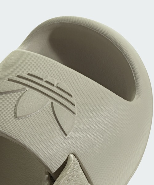 adidas(アディダス)の「Adifom アディレッタ サンダル キッズ / Adifom Adilette Slides Kids / アディダスオリジナルス adidas Originals(サンダル・キッズ・ブラック/ベージュ・12cm/13.0cm/14.0cm/15.0cm/16.0cm)」の14枚目の写真
