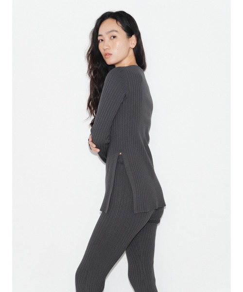 ENCIRCLE(エンサークル)の「【ENCIRCLE/エンサークル】Rib knit top/リブニットトップス(ニット/セーター・レディース・チャコールグレー/パープル/ベージュ・FREE)」の19枚目の写真