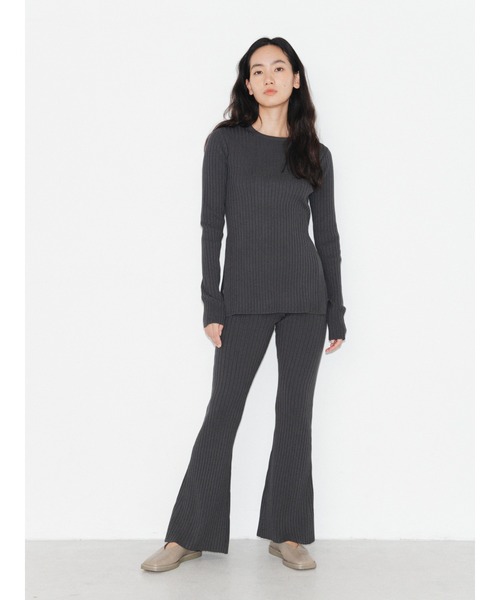 ENCIRCLE(エンサークル)の「【ENCIRCLE/エンサークル】Rib knit top/リブニットトップス(ニット/セーター・レディース・チャコールグレー/パープル/ベージュ・FREE)」の22枚目の写真