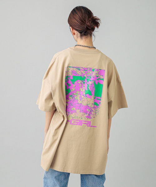 X-girl（エックスガール）の「FAINT PRINTED S/S TEE DRESS（ワンピース・レディース・ブラック/ホワイト/ベージュ・S/M）」の3枚目の写真