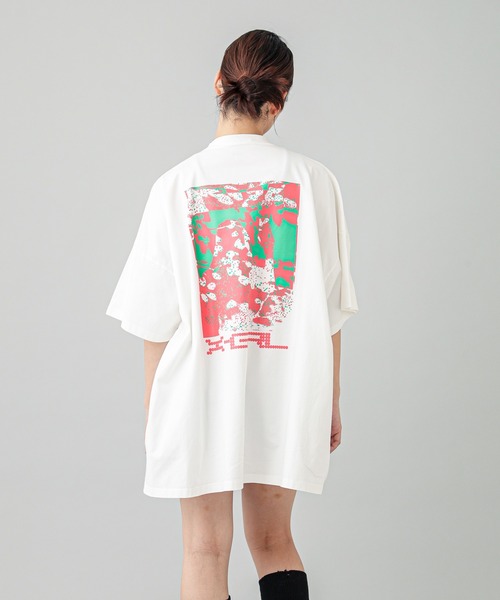 X-girl（エックスガール）の「FAINT PRINTED S/S TEE DRESS（ワンピース・レディース・ブラック/ホワイト/ベージュ・S/M）」の12枚目の写真