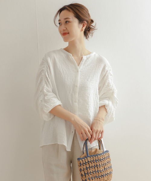 URBAN RESEARCH DOORS（アーバンリサーチドアーズ）の「ギャザースリーブブラウス（シャツ/ブラウス・レディース・グレー系その他/アイボリー・MEDIUM）」の2枚目の写真