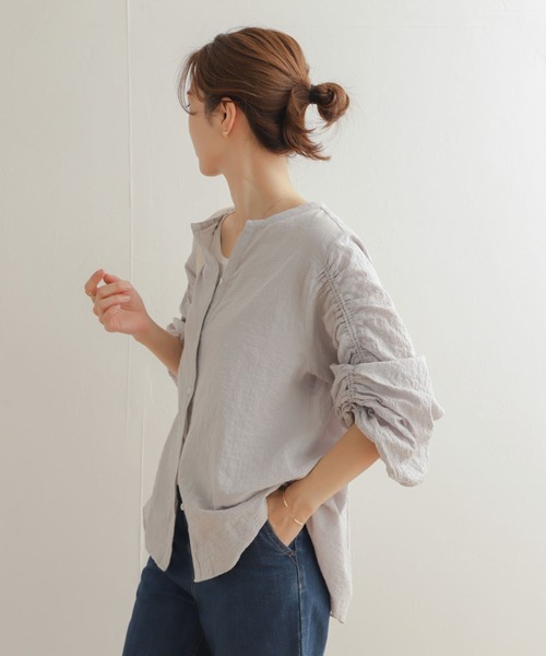 URBAN RESEARCH DOORS（アーバンリサーチドアーズ）の「ギャザースリーブブラウス（シャツ/ブラウス・レディース・グレー系その他/アイボリー・MEDIUM）」の21枚目の写真