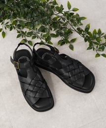 Piedi Nudi（ピエディヌーディ）の「hocco/ﾎｯｺ 編み込みベルト レザーフラットサンダル（サンダル）」