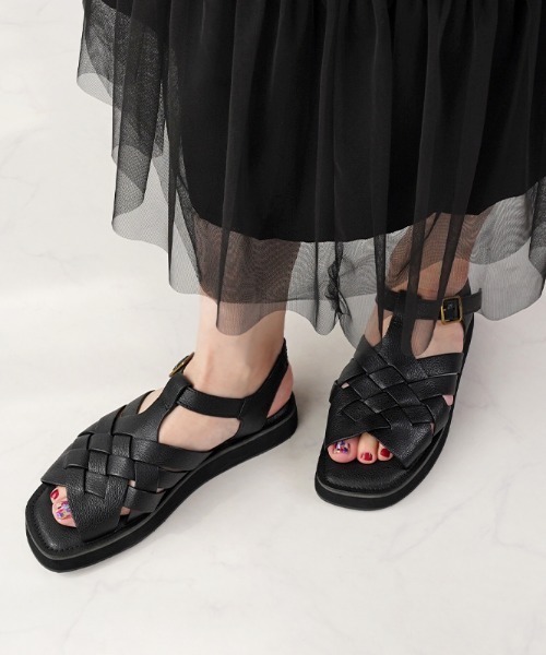 Piedi Nudi(ピエディヌーディ)の「hocco/ホッコ 編み込みベルト レザーフラットサンダル(サンダル・レディース・アイボリー/ダークブラウン/ブラック・22.5cm/24.0cm/23.5cm/23.0cm/24.5cm)」の11枚目の写真