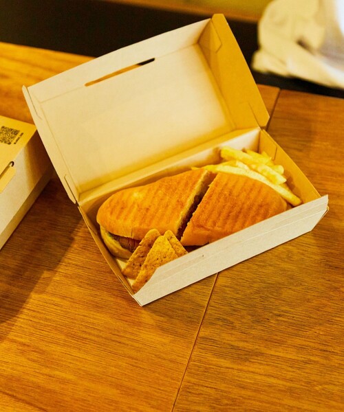 FREAK'S STORE(フリークスストア)の「限定展開 LANDER SANDWICHES×FREAK'S STORE/ランダー 別注 ビッグシルエット バックプリント クルーネックTシャツ(Tシャツ/カットソー・メンズ・チャコールグレー/グリーン/ホワイト/グレー・SMALL/MEDIUM/LARGE/X-LARGE)」の22枚目の写真