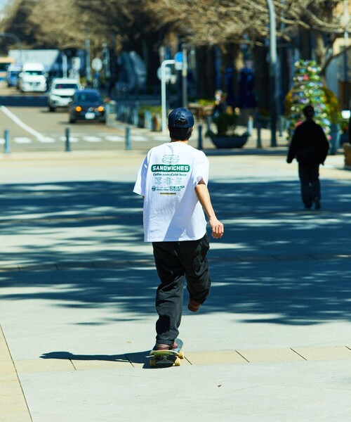 FREAK'S STORE(フリークスストア)の「限定展開 LANDER SANDWICHES×FREAK'S STORE/ランダー 別注 ビッグシルエット バックプリント クルーネックTシャツ(Tシャツ/カットソー・メンズ・チャコールグレー/グリーン/ホワイト/グレー・SMALL/MEDIUM/LARGE/X-LARGE)」の17枚目の写真