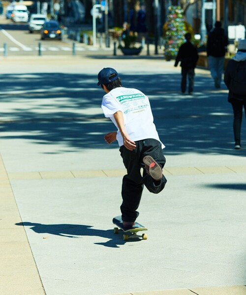 FREAK'S STORE(フリークスストア)の「限定展開 LANDER SANDWICHES×FREAK'S STORE/ランダー 別注 ビッグシルエット バックプリント クルーネックTシャツ(Tシャツ/カットソー・メンズ・チャコールグレー/グリーン/ホワイト/グレー・SMALL/MEDIUM/LARGE/X-LARGE)」の20枚目の写真