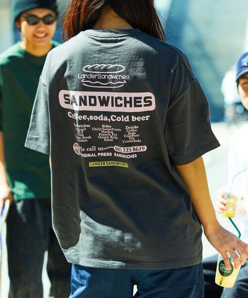 FREAK'S STORE(フリークスストア)の「限定展開 LANDER SANDWICHES×FREAK'S STORE/ランダー 別注 ビッグシルエット バックプリント クルーネックTシャツ(Tシャツ/カットソー・メンズ・チャコールグレー/グリーン/ホワイト/グレー・SMALL/MEDIUM/LARGE/X-LARGE)」の14枚目の写真