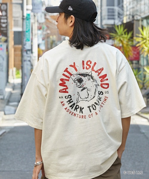 MONO-MART（モノマート）の「【BACK TO THE FUTURE ＆ JAWS】別注 ピグメント加工ヴィンテージライクデザイン ビッグシルエット半袖Tシャツ/バック・トゥ・ザ・フューチャー/ジョーズ（Tシャツ/カットソー・メンズ・ブラック系/ダークブラウン/ダークネイビー/ブラック系1/ブラック系3/ホワイト系4/ブラック/ホワイト系/ホワイト系1/ブラウン系1/ホワイト系2/ネイビー系3/オフホワイト/ブラック系2/ホワイト系3/ブラック系4/ブラック系5/ブラック系6/ホワイト系6/ホワイト系7/ブラック系9/ブラック系8/ブラック系7・M/L）」の7枚目の写真