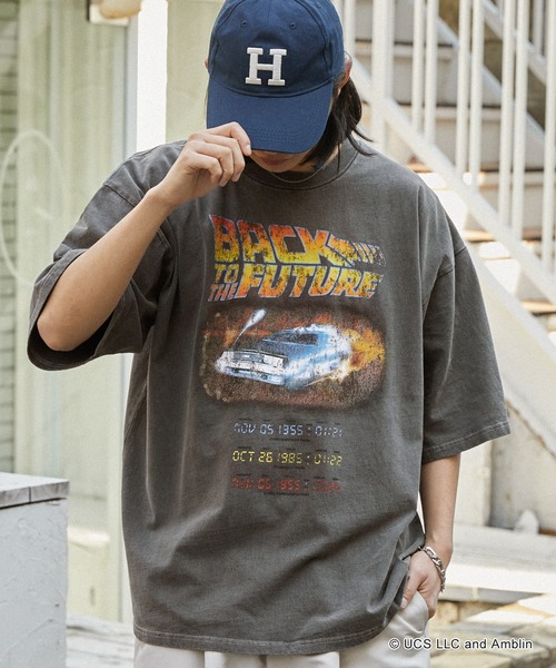 MONO-MART（モノマート）の「【BACK TO THE FUTURE ＆ JAWS】別注 ピグメント加工ヴィンテージライクデザイン ビッグシルエット半袖Tシャツ/バック・トゥ・ザ・フューチャー/ジョーズ（Tシャツ/カットソー・メンズ・ブラック系/ダークブラウン/ダークネイビー/ブラック系1/ブラック系3/ホワイト系4/ブラック/ホワイト系/ホワイト系1/ブラウン系1/ホワイト系2/ネイビー系3/オフホワイト/ブラック系2/ホワイト系3/ブラック系4/ブラック系5/ブラック系6/ホワイト系6/ホワイト系7/ブラック系9/ブラック系8/ブラック系7・M/L）」の10枚目の写真