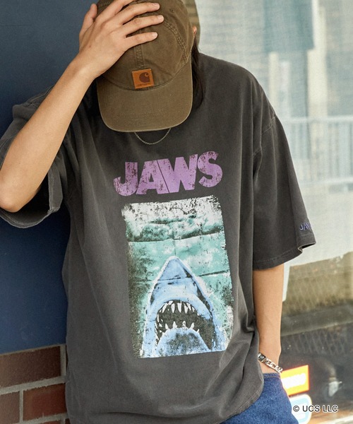 MONO-MART（モノマート）の「【BACK TO THE FUTURE ＆ JAWS】別注 ピグメント加工ヴィンテージライクデザイン ビッグシルエット半袖Tシャツ/バック・トゥ・ザ・フューチャー/ジョーズ（Tシャツ/カットソー・メンズ・ブラック系/ダークブラウン/ダークネイビー/ブラック系1/ブラック系3/ホワイト系4/ブラック/ホワイト系/ホワイト系1/ブラウン系1/ホワイト系2/ネイビー系3/オフホワイト/ブラック系2/ホワイト系3/ブラック系4/ブラック系5/ブラック系6/ホワイト系6/ホワイト系7/ブラック系9/ブラック系8/ブラック系7・M/L）」の13枚目の写真