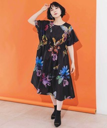 iS ScoLar（イズスカラー）の「542215：グラデーション花柄