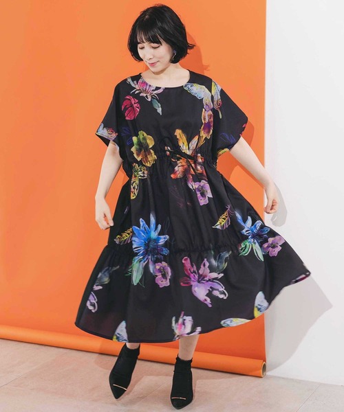 iS ScoLar（イズスカラー）の「542215：グラデーション花柄