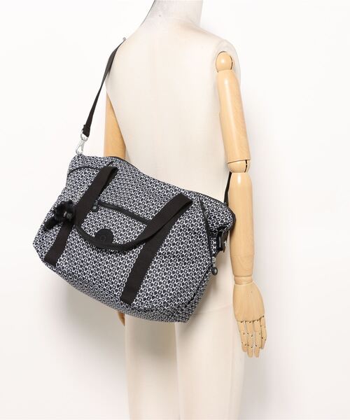 kipling（キプリング）の「【kipling】キプリング　Core Plus　ART　2WAYショルダーバッグ　ボストンバッグ（ボストンバッグ・レディース・ブラック系その他・FREE）」の5枚目の写真