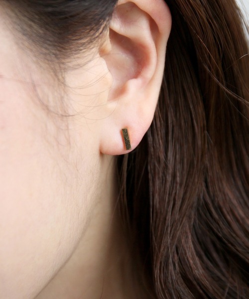abaskdesign(アバスクデザイン)の「金属アレルギー対応 ロッドスモールステンレスピアス(ピアス(両耳用)・レディース・シルバー/ゴールド・FREE)」の2枚目の写真