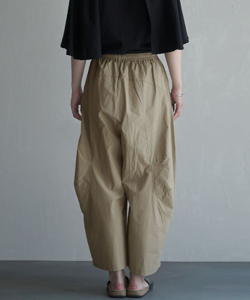 e-zakkamania stores（イーザッカマニアストアーズ）の「サイドコクーンパンツ（その他パンツ・レディース・ベージュ/ダークネイビー・フリー）」の13枚目の写真