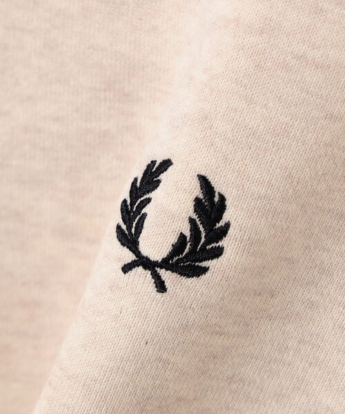 FRED PERRY（フレッドペリー）の「FRED PERRY / 別注 エンブロイダリー クルーネック スウェット（スウェット・メンズ・アイボリー/ブラック/ネイビー・X-LARGE/LARGE/MEDIUM/SMALL）」の13枚目の写真