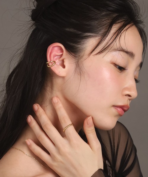 LHME（エルエイチエムイー）の「【WEB限定】“Moment”ハートダブルイヤーカフ/サージカルステンレス（金属アレルギー対応）【LHME / エルエイチエムイー】（イヤーカフ・レディース・ゴールド/シルバー・ONE SIZE）」の14枚目の写真