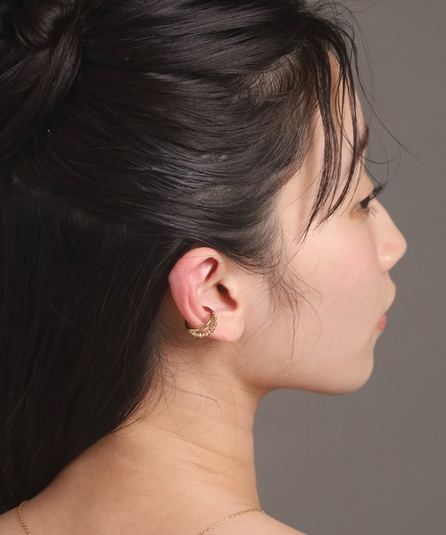 LHME（エルエイチエムイー）の「【WEB限定】“Moment”ハートダブルイヤーカフ/サージカルステンレス（金属アレルギー対応）【LHME / エルエイチエムイー】（イヤーカフ・レディース・ゴールド/シルバー・ONE SIZE）」の17枚目の写真