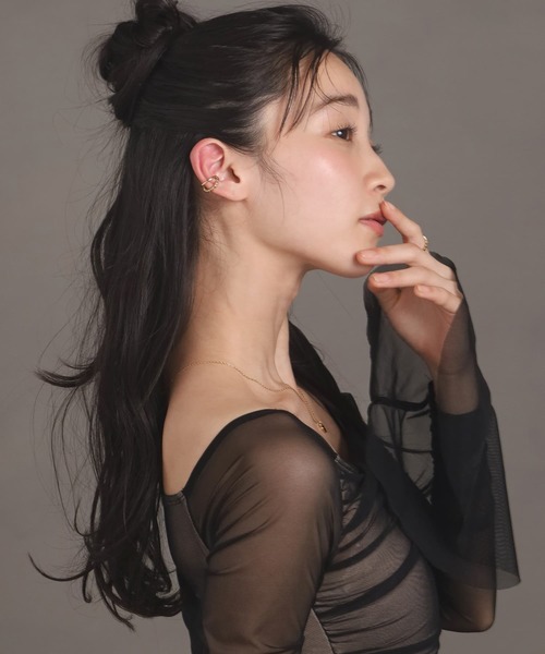 LHME（エルエイチエムイー）の「【WEB限定】“Moment”ハートダブルイヤーカフ/サージカルステンレス（金属アレルギー対応）【LHME / エルエイチエムイー】（イヤーカフ・レディース・ゴールド/シルバー・ONE SIZE）」の18枚目の写真