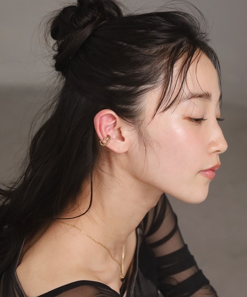 LHME（エルエイチエムイー）の「【WEB限定】“Moment”ハートダブルイヤーカフ/サージカルステンレス（金属アレルギー対応）【LHME / エルエイチエムイー】（イヤーカフ・レディース・ゴールド/シルバー・ONE SIZE）」の19枚目の写真