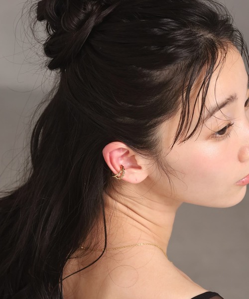 LHME（エルエイチエムイー）の「【WEB限定】“Moment”ハートダブルイヤーカフ/サージカルステンレス（金属アレルギー対応）【LHME / エルエイチエムイー】（イヤーカフ・レディース・ゴールド/シルバー・ONE SIZE）」の21枚目の写真