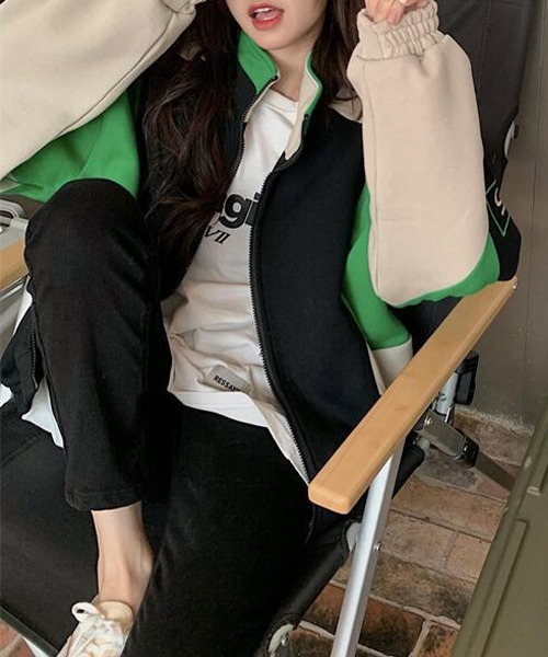 c.u.l（シーユーエル）の「カラーデザイン ボリュームブルゾン culw736（ジャージ・レディース・グリーン・L/M）」の8枚目の写真