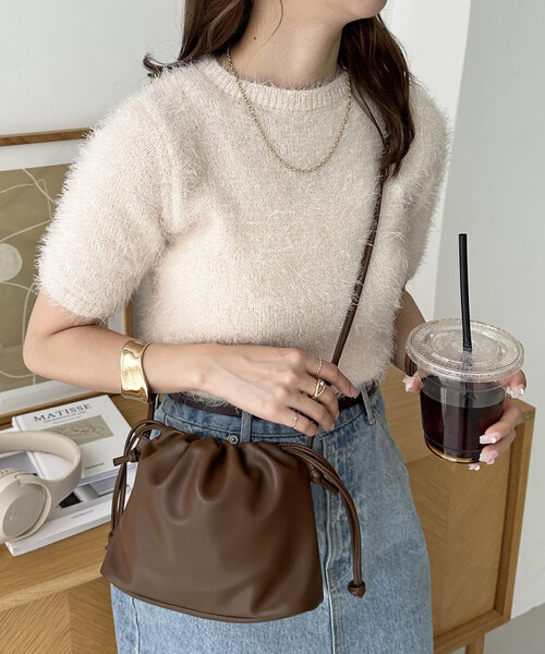 DISCOAT（ディスコート）の「ギャザー巾着ショルダーバッグ（ショルダーバッグ・レディース・ブラック/キャメル/ブラウン/シルバー・FREE）」の19枚目の写真