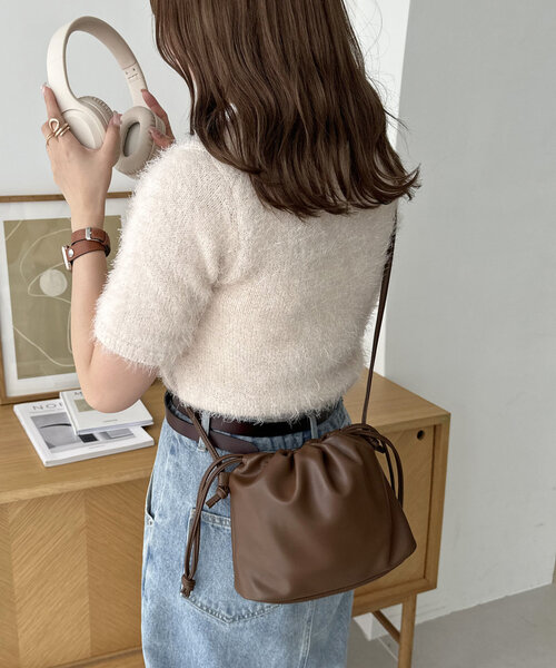 DISCOAT（ディスコート）の「ギャザー巾着ショルダーバッグ（ショルダーバッグ・レディース・ブラック/キャメル/ブラウン/シルバー・FREE）」の22枚目の写真