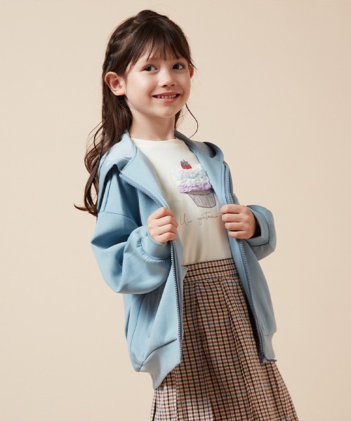 a.v.v（アーヴェヴェ）の「[100-130]コクーンシルエットジップアップフーディー（パーカー・キッズ・ネイビー/ライトブルー・100/110/120/130）」の2枚目の写真